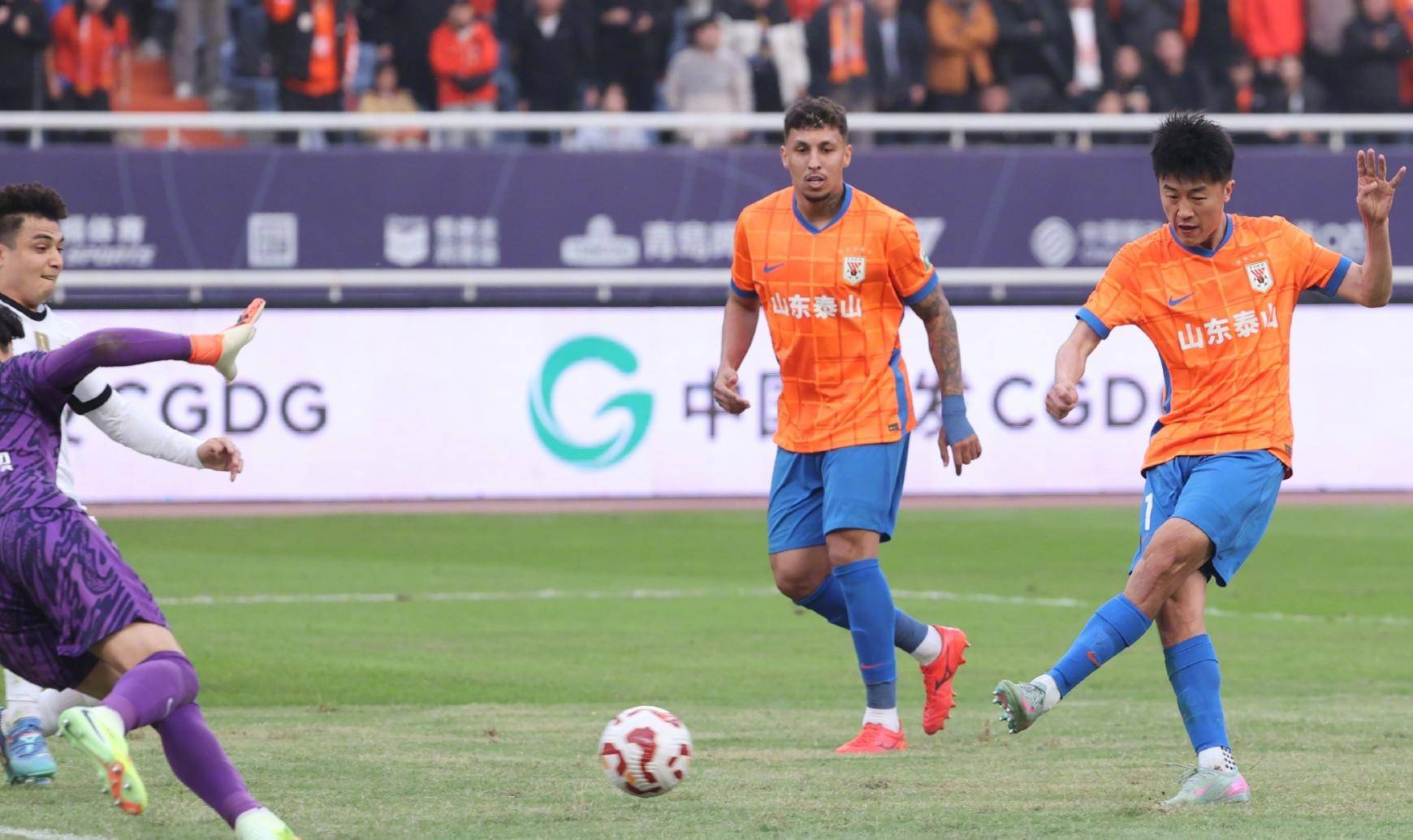 开云体育视频直播-关于外援球员助力球队大获全胜，实力有所提升的信息