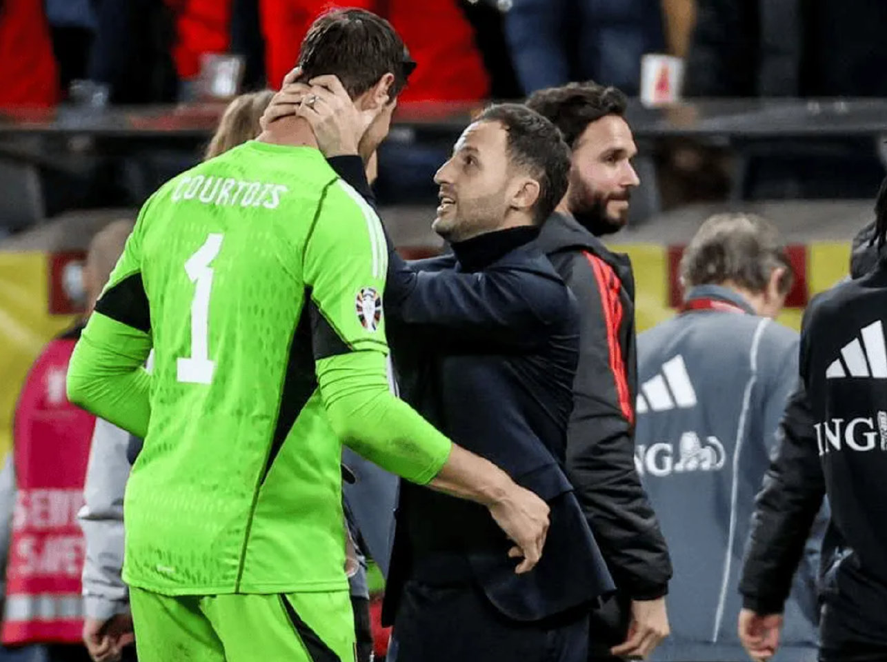 希腊轻取奥地利，库尔图瓦刷新纪录的简单介绍