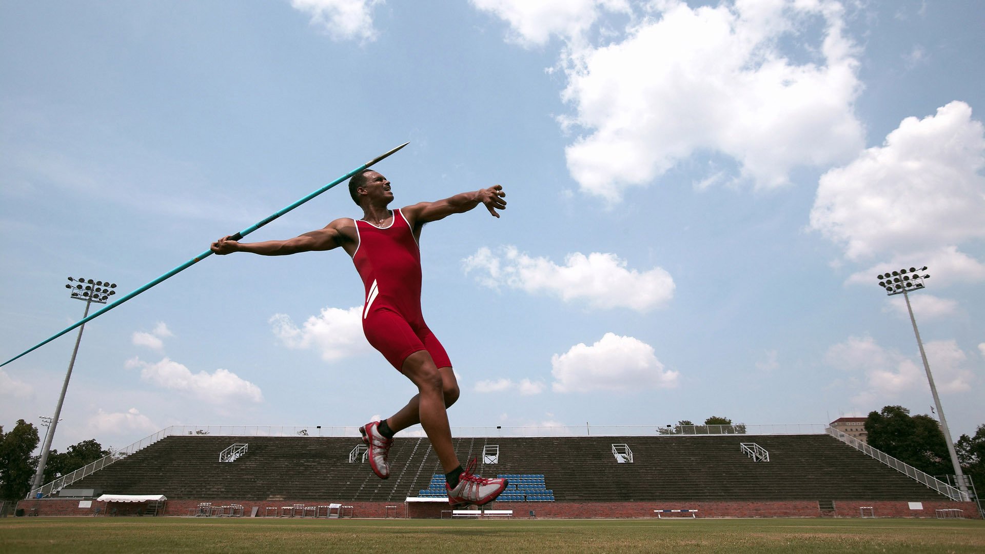 掘金对阵快船，西亚卡姆连续得分拉开差距，奠定胜局