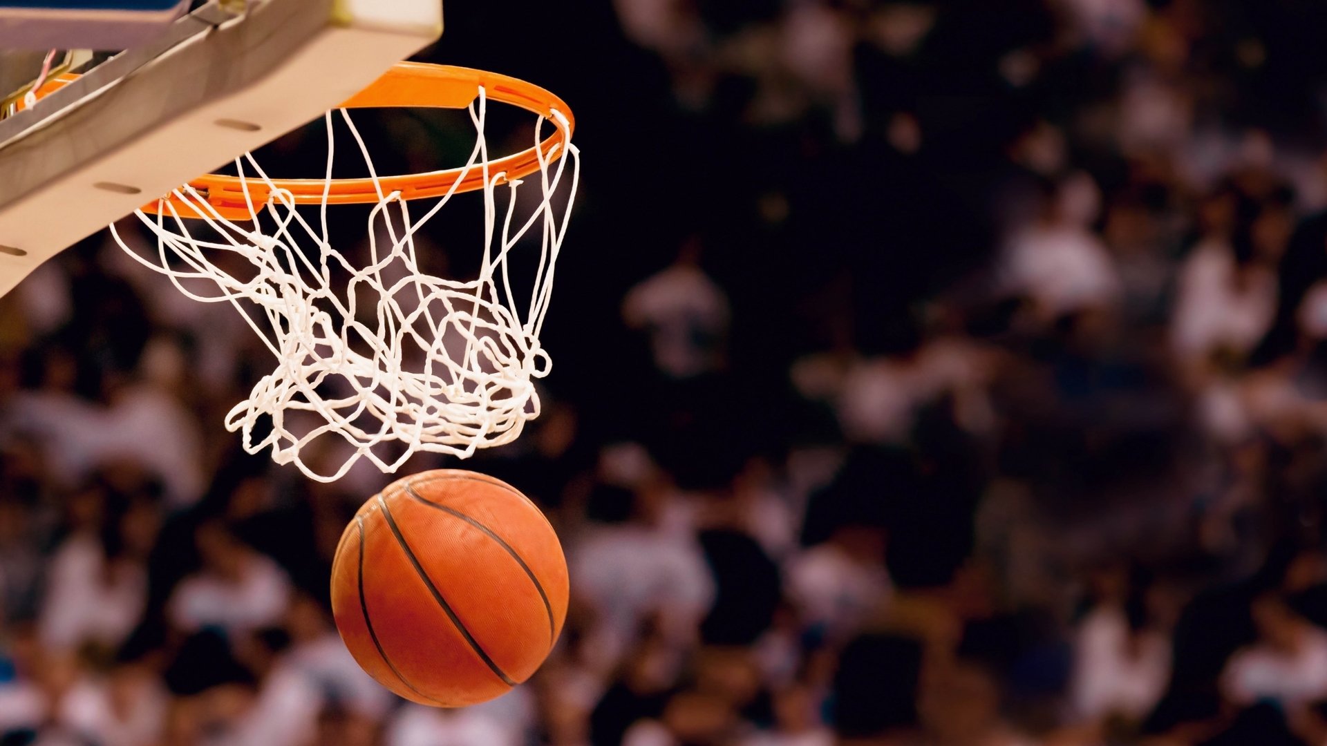 当绿茵与篮坛交汇,唯一性时刻的平行宇宙—弗拉霍维奇在NBA季后赛接管比赛,爱尔兰决胜局带走拉齐奥